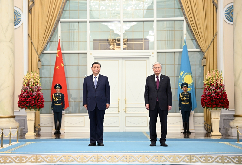 
          习近平同哈萨克斯坦总统托卡耶夫举行会谈